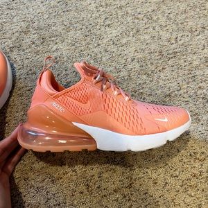 Nike Air Max 270 (coral color)